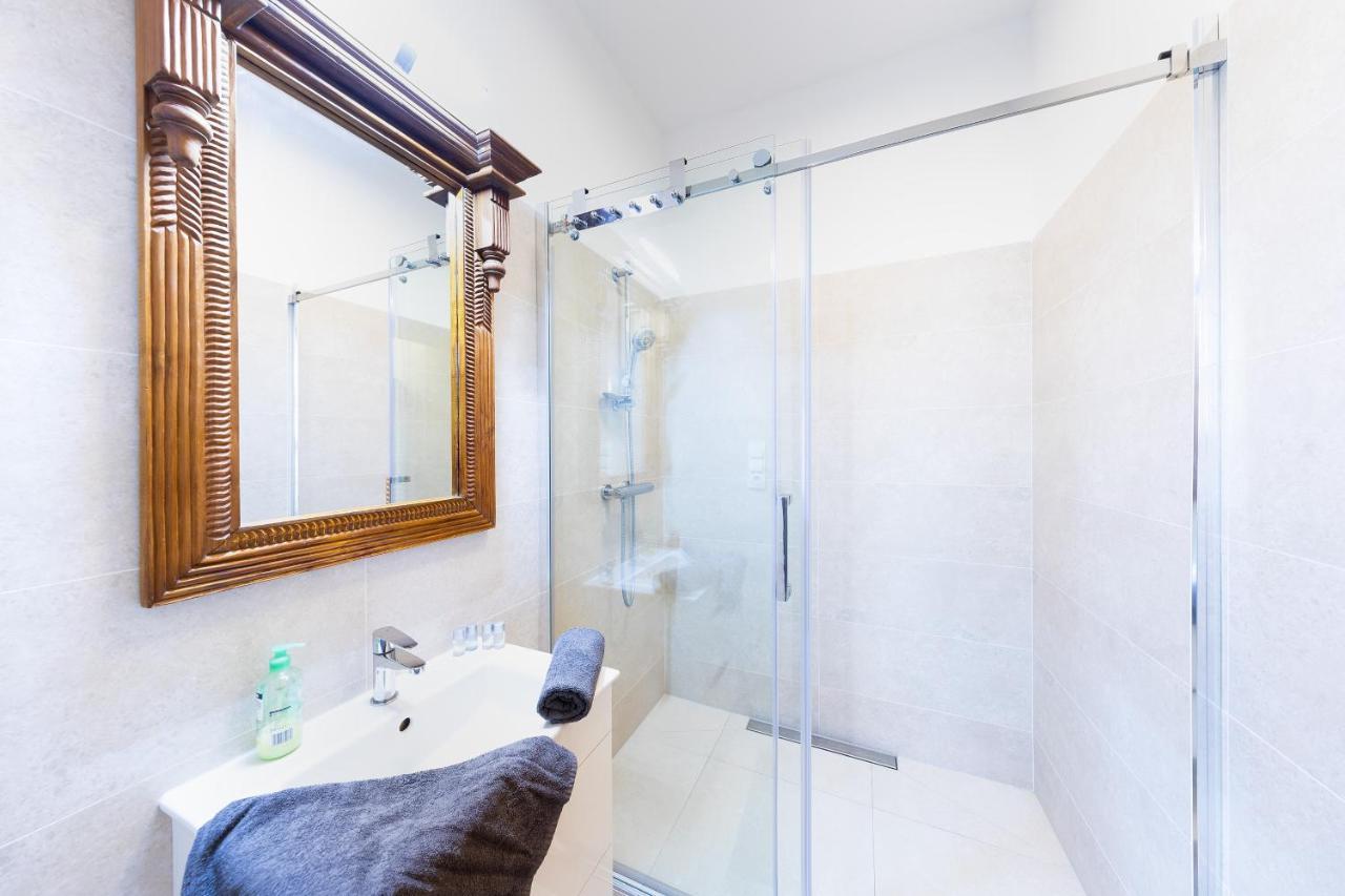 Boheme Apartments Charle'S Square Прага Екстериор снимка