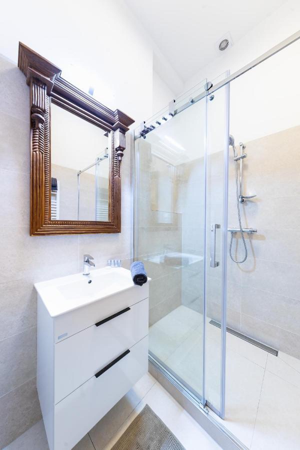 Boheme Apartments Charle'S Square Прага Екстериор снимка